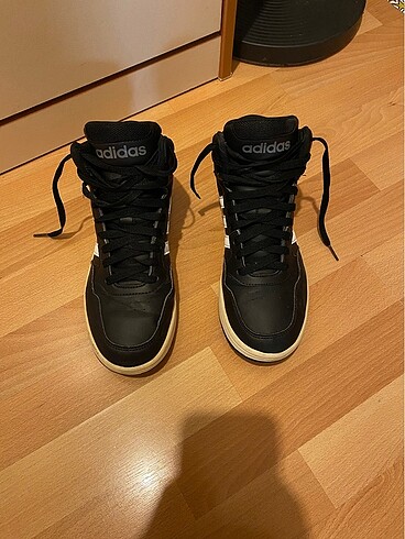 Adidas bilekli ayakkabı