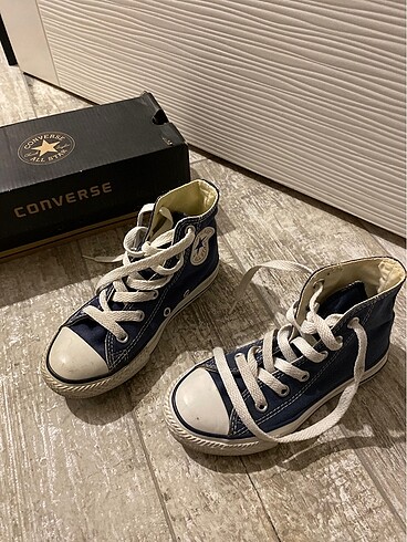 Converse 28 numara