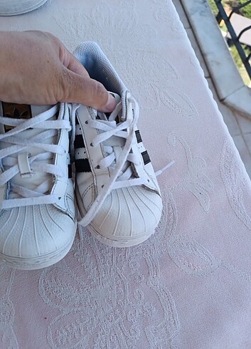 Adidas 1 sezon giyildi Adidas süperstar