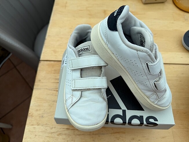 Adidas spor ayakkabı