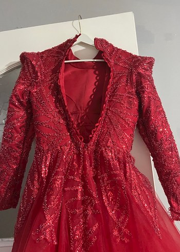 Uzun Kollu Kırmızı Desenli Kadın Abiye - Görsel 3