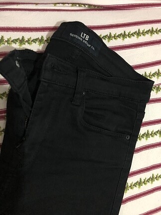 Siyah kot pantolon
