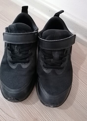 33 Beden siyah Renk Nike erkek çocuk spor ayakkabı