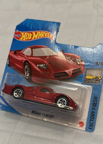 Beden Parlak Kırmızı Nissan R390GTI Oyuncak Araba