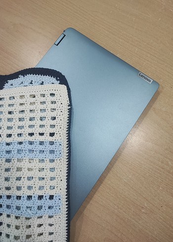  Beden El Örgüsü Mavi laptop kılıfı