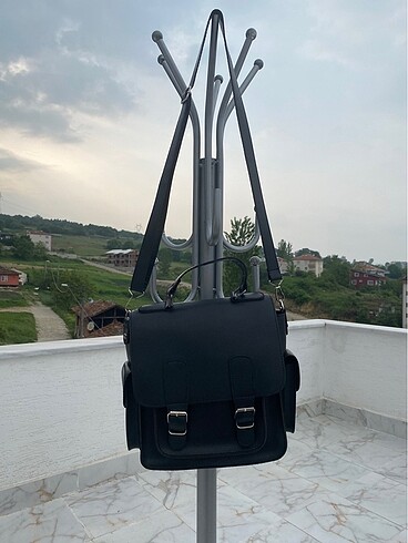 Siyah bölmeli deri çanta