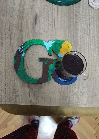 Ahşap G harfli kahve ve lokum sunum. - Görsel 2