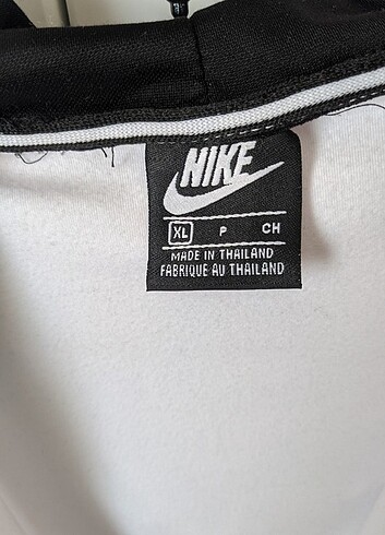 xl Beden Orijinal Nike beyaz kapüşonlu