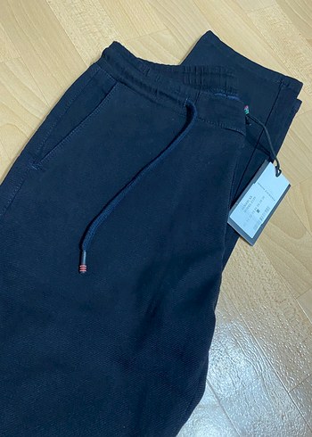Emporio Armani Koyu Lacivert Rahat Esofman Alti