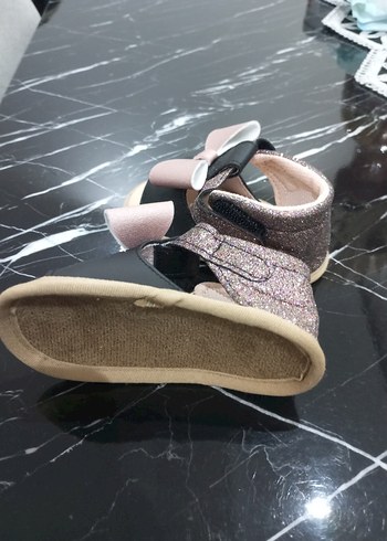 16 Beden Kız Çocuk Siyah Fiyonklu sandalet