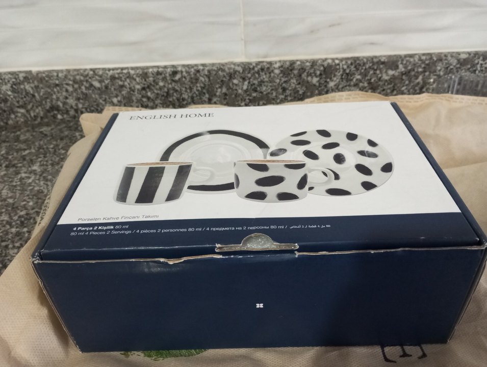 English Home 4'lü Siyah Beyaz Fincan Takımı 2 fincan 2 tabak - Görsel 2