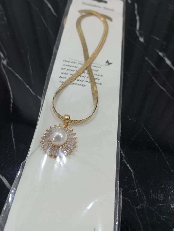 Mini Altın Renk Zincir Detaylı Kadın Kolye - Görsel 2