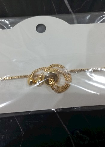 İşlemeli Zincir Detaylı Altın Renk Bileklik - Görsel 3