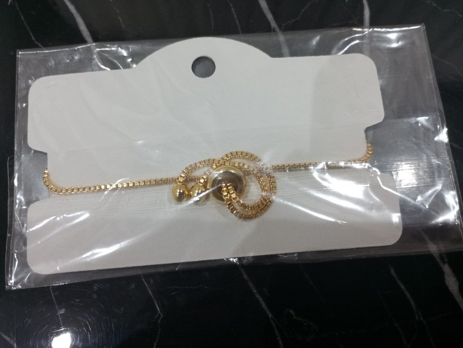 İşlemeli Zincir Detaylı Altın Renk Bileklik - Görsel 3