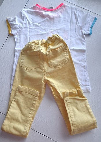 Sarı Pantolon ve Baskılı Kısa Kollu Tişört kot pantolon - Görsel 3