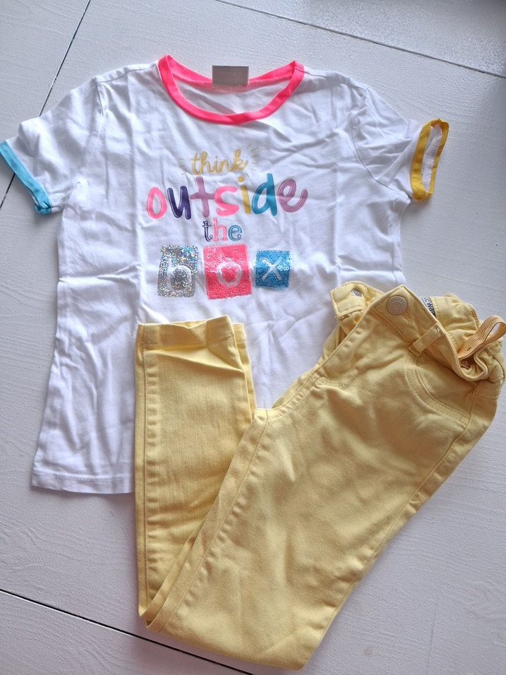 Sarı Pantolon ve Baskılı Kısa Kollu Tişört kot pantolon - Görsel 2