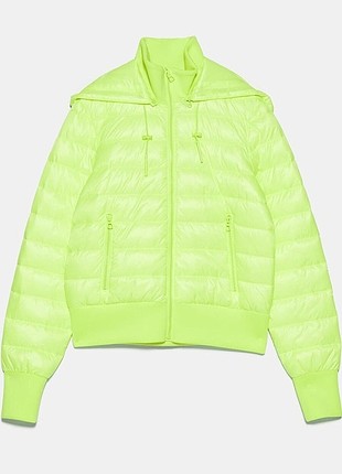 Zara Mont