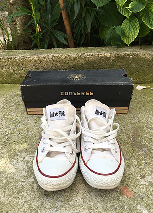 36 Beden beyaz Renk Orjinal kutulu beyaz converse