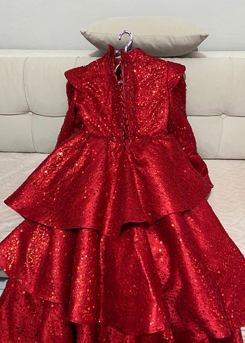 Uzun Parlak Kırmızı Fırfırlı Abiye Kınalık - Görsel 5