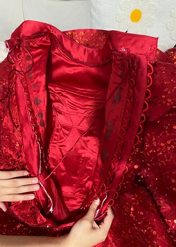 Uzun Parlak Kırmızı Fırfırlı Abiye Kınalık - Görsel 9