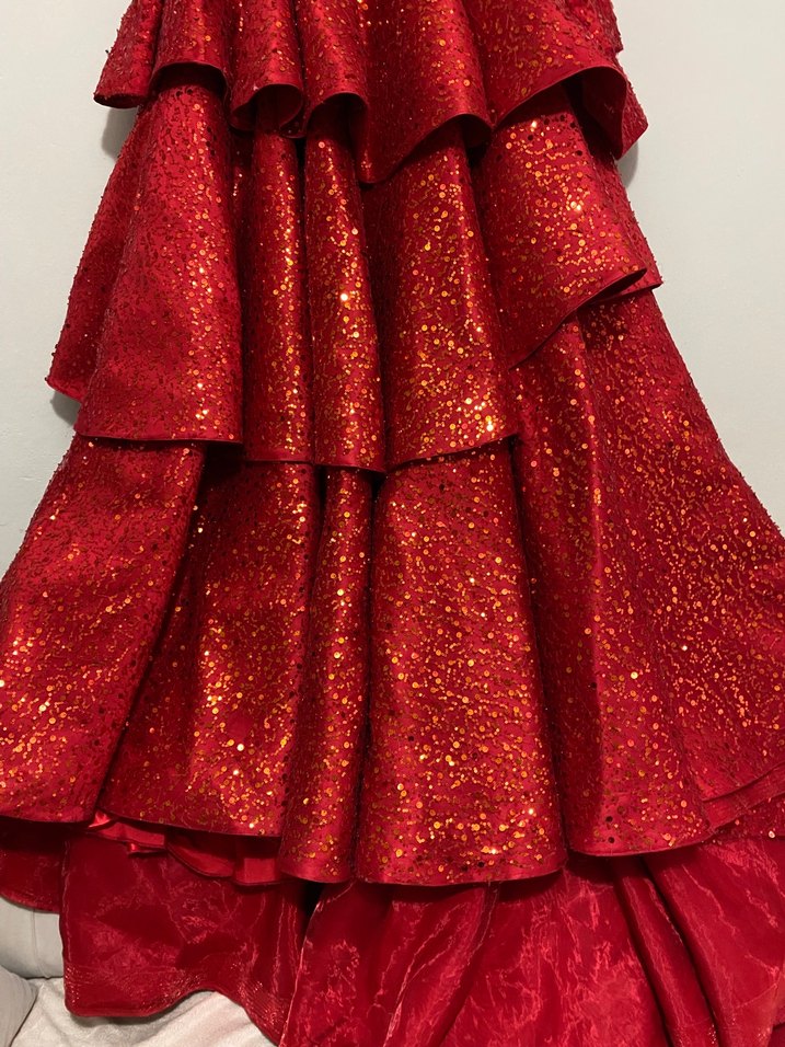 Uzun Parlak Kırmızı Fırfırlı Abiye Kınalık - Görsel 4