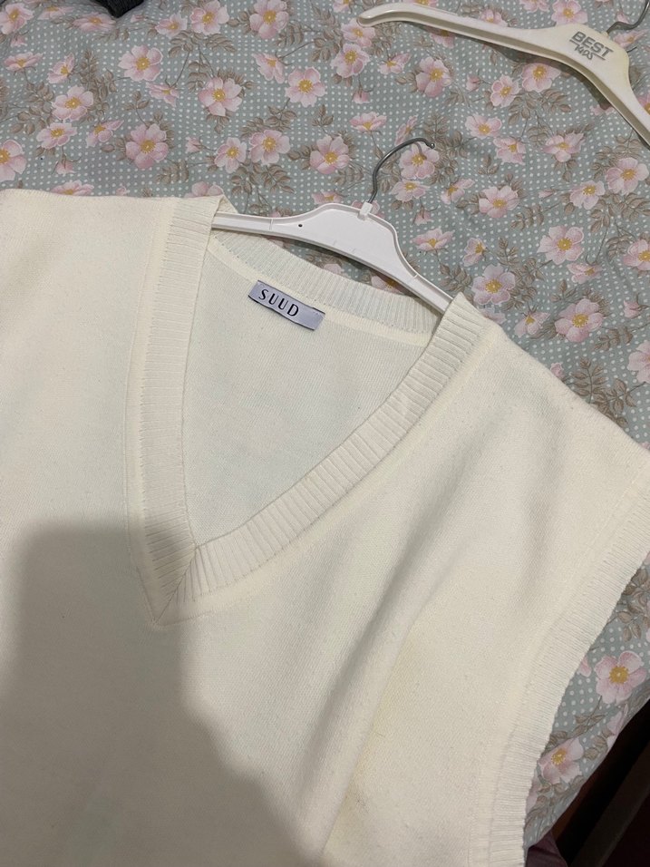 Beyaz V Yaka Kadın Süveter - Görsel 5