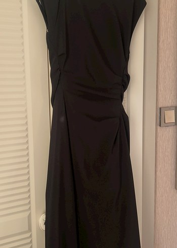 Siyah Drapeli Uzun Kolsuz Elbise - Görsel 3