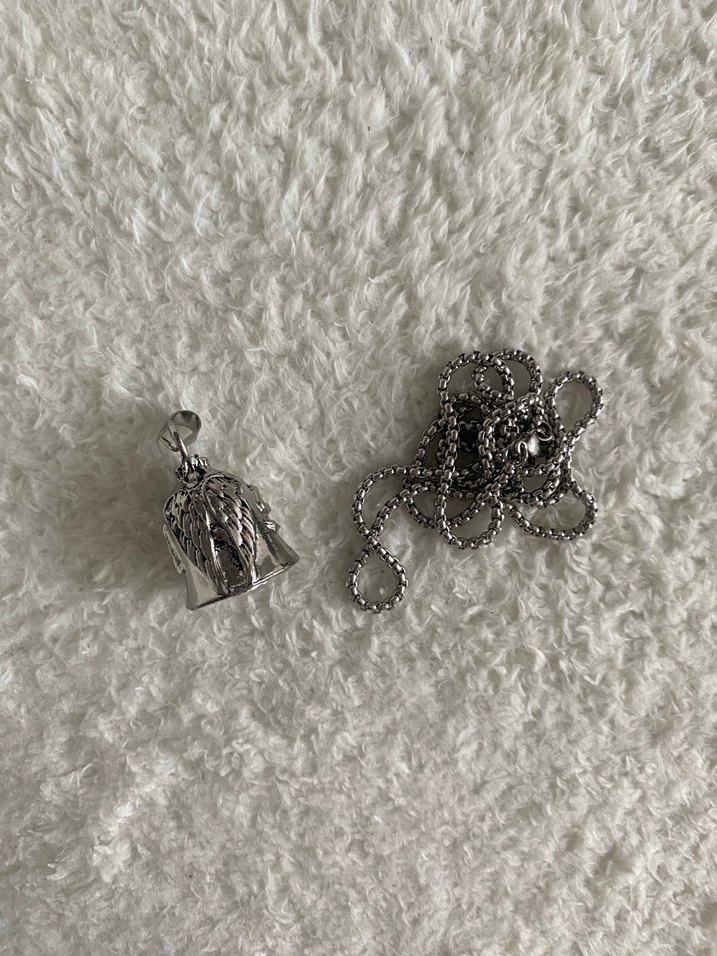 Guardian Bell Gri Zincir Detaylı Kolye - Görsel 4