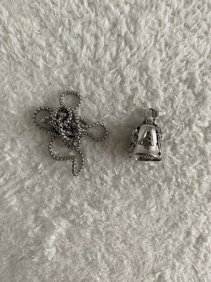 Guardian Bell Gri Zincir Detaylı Kolye - Görsel 3