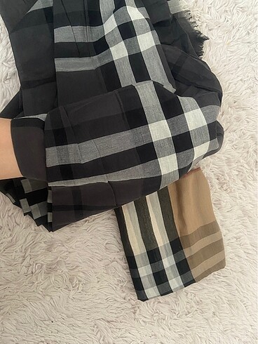 Burberry 2 adet