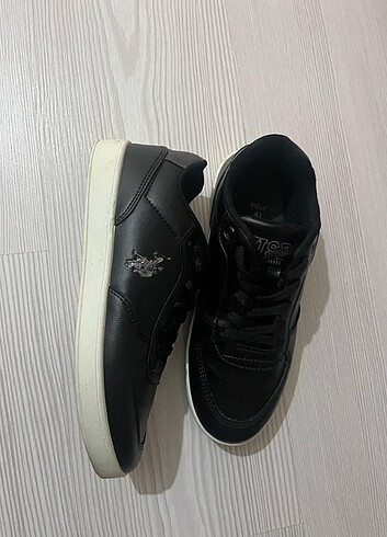 37 Beden Siyah Spor ayakkabı