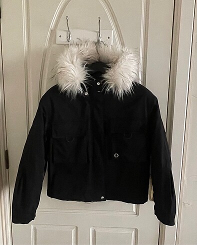 Bershka marka siyah mont