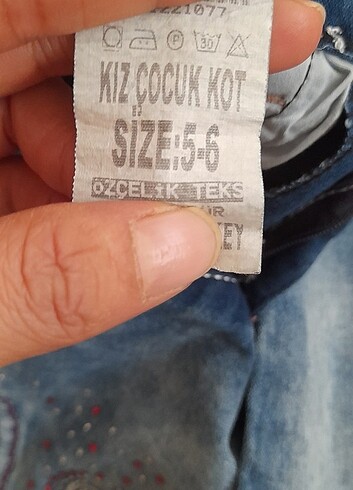 5 Yaş Beden Kız çocuk taşlı kot pantolon