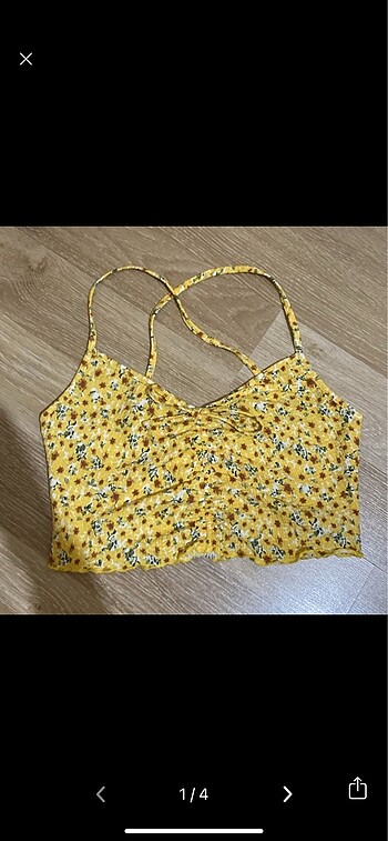 Bershka çiçekli sarı renk crop