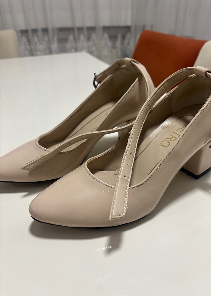 Topuklu ayakkabı - Görsel 3