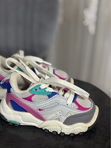 Zara Spor ayakkabı