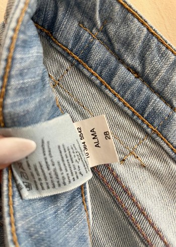 28 Beden mavi Renk Mavi kapri kot pantolon