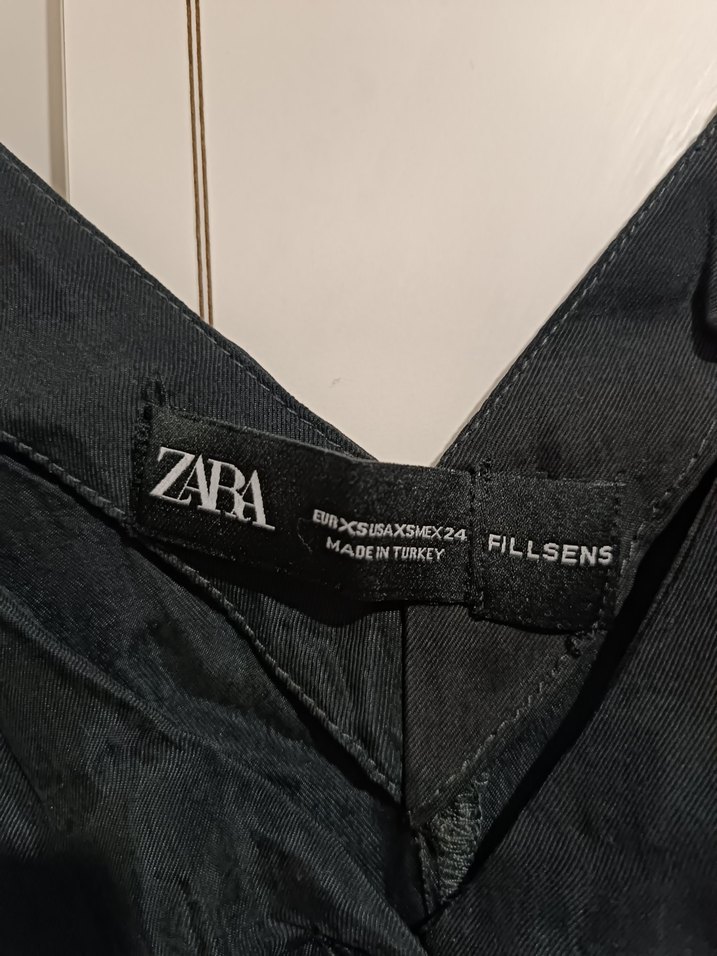 Siyah V Yakalı Uzun Kadın Tulum - Görsel 3