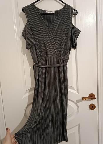 Gri Piliseli Uzun Kadın Elbise - Görsel 2