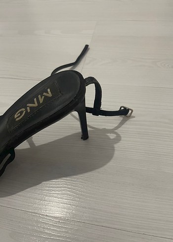 Mango MNG Siyah Yılan Desenli İnce Topuklu Kadın Ayakkabı