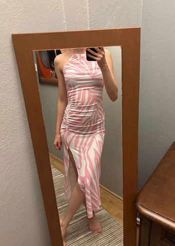 Bershka Pembe Zebra Desenli Uzun Drapeli Elbise