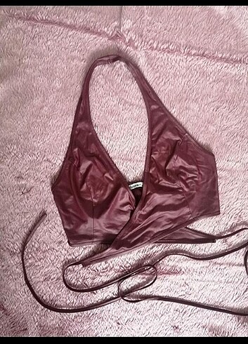 Gotik derimsi büstiyer