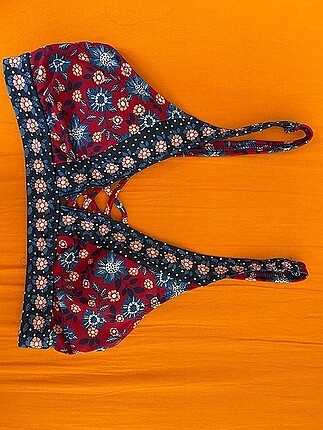 Bikini üstü