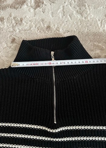 Siyah Beyaz Çizgili Kadın yakası fermuarli oversize Kazak - Görsel 4