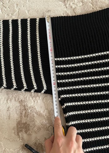 Siyah Beyaz Çizgili Kadın yakası fermuarli oversize Kazak - Görsel 5