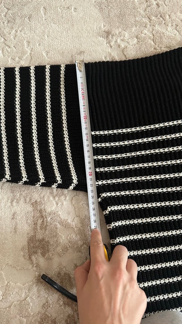 Siyah Beyaz Çizgili Kadın yakası fermuarli oversize Kazak - Görsel 5