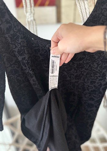 Siyah Dantel Detaylı Gotik V Yaka Elbise - Görsel 3