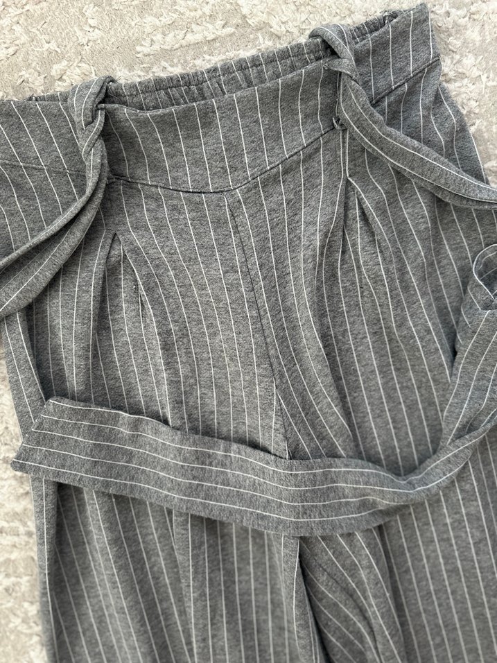 Gri Kemerli Kadın Kumaş Pantolon - Görsel 2