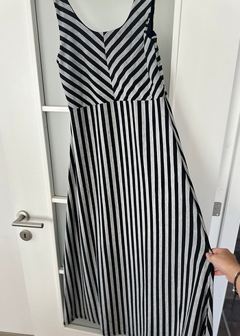 Gri Çizgili V Yakalı Uzun Elbise - Görsel 3