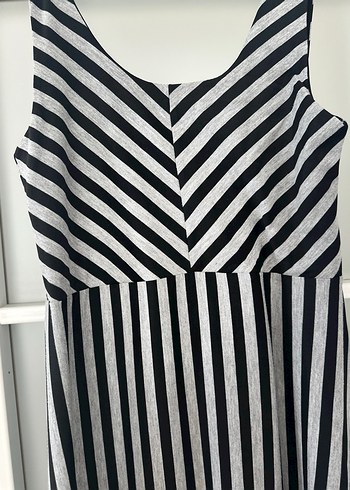 Gri Çizgili V Yakalı Uzun Elbise - Görsel 2